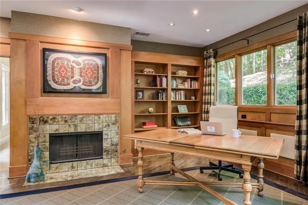 4767 Riverview Road, Atlanta, Georgia 30327, 4 Bedrooms Bedrooms, ,4 BathroomsBathrooms,Residential,Sold,4767 Riverview Road,6662038