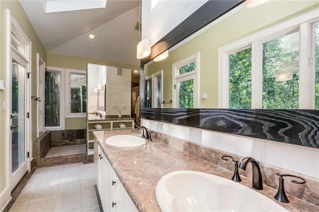4767 Riverview Road, Atlanta, Georgia 30327, 4 Bedrooms Bedrooms, ,4 BathroomsBathrooms,Residential,Sold,4767 Riverview Road,6662038