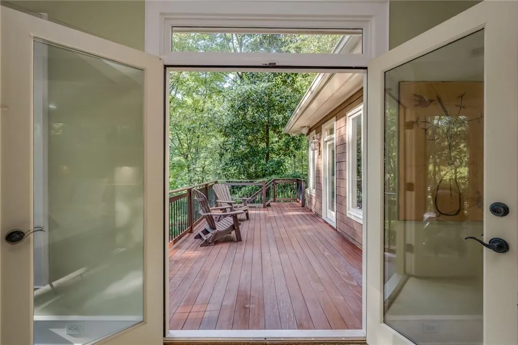 4767 Riverview Road, Atlanta, Georgia 30327, 4 Bedrooms Bedrooms, ,4 BathroomsBathrooms,Residential,Sold,4767 Riverview Road,6662038