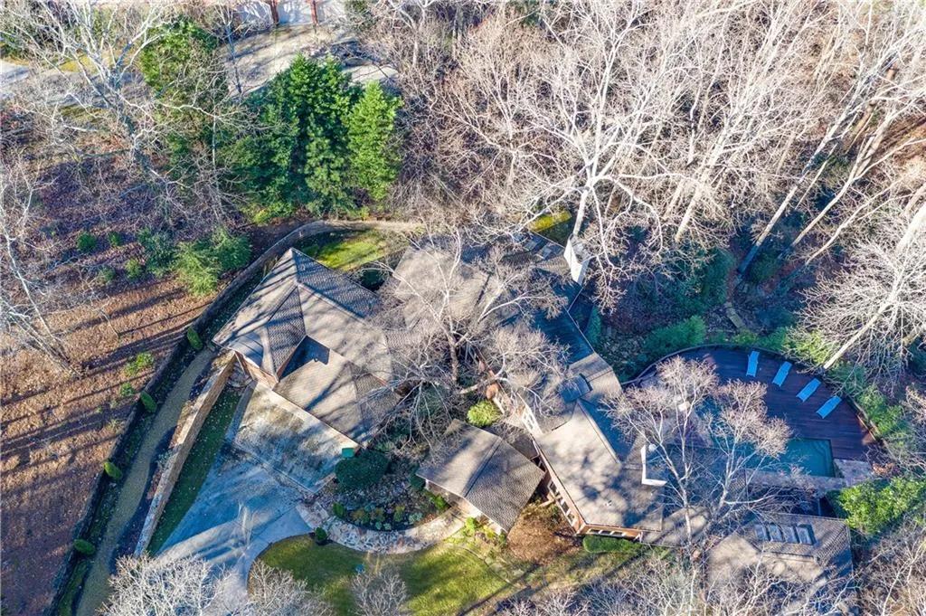 4767 Riverview Road, Atlanta, Georgia 30327, 4 Bedrooms Bedrooms, ,4 BathroomsBathrooms,Residential,Sold,4767 Riverview Road,6662038
