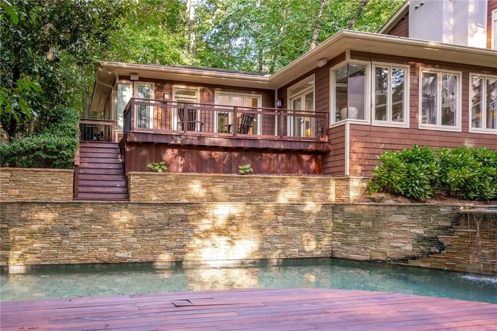 4767 Riverview Road, Atlanta, Georgia 30327, 4 Bedrooms Bedrooms, ,4 BathroomsBathrooms,Residential,Sold,4767 Riverview Road,6662038