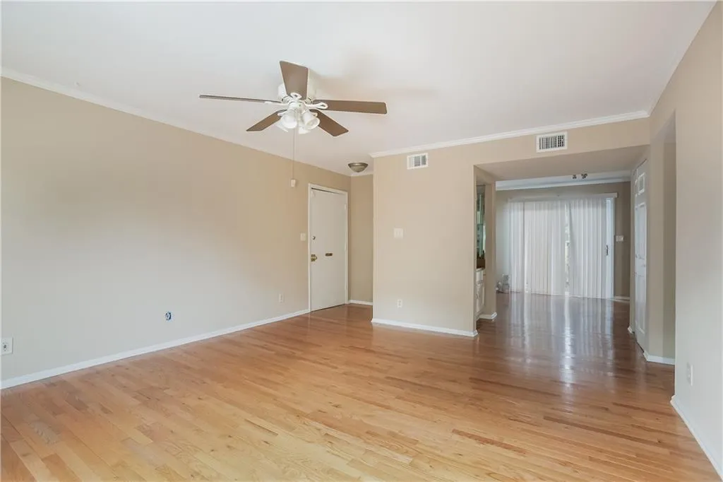5650 Kingsport Drive Unit 6, Atlanta, Georgia 30342, 3 Bedrooms Bedrooms, ,2 BathroomsBathrooms,Residential,Sold,5650 Kingsport Drive Unit 6,6107290