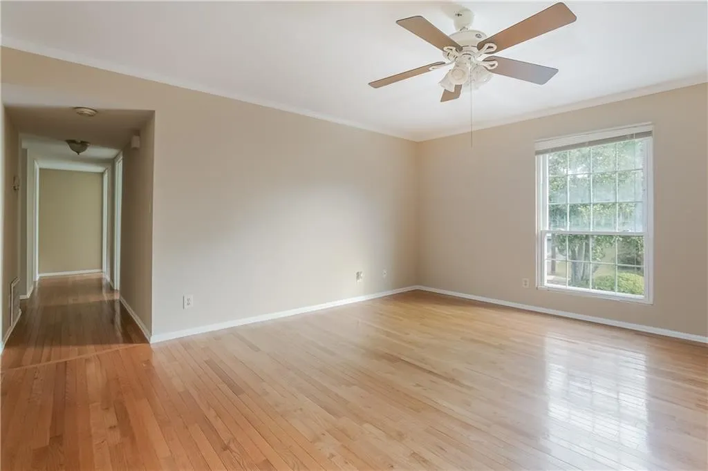 5650 Kingsport Drive Unit 6, Atlanta, Georgia 30342, 3 Bedrooms Bedrooms, ,2 BathroomsBathrooms,Residential,Sold,5650 Kingsport Drive Unit 6,6107290