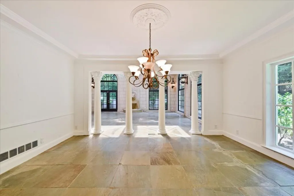 8970 Huntcliff Trace, Sandy Springs, Georgia 30350, 6 Bedrooms Bedrooms, ,6 BathroomsBathrooms,Residential,Sold,8970 Huntcliff Trace,6900649