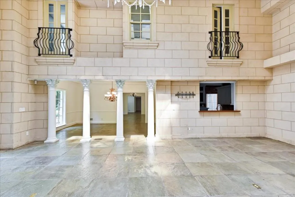 8970 Huntcliff Trace, Sandy Springs, Georgia 30350, 6 Bedrooms Bedrooms, ,6 BathroomsBathrooms,Residential,Sold,8970 Huntcliff Trace,6900649