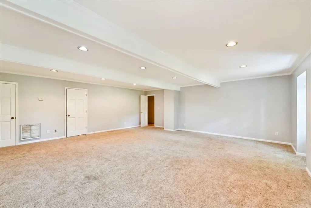 8970 Huntcliff Trace, Sandy Springs, Georgia 30350, 6 Bedrooms Bedrooms, ,6 BathroomsBathrooms,Residential,Sold,8970 Huntcliff Trace,6900649