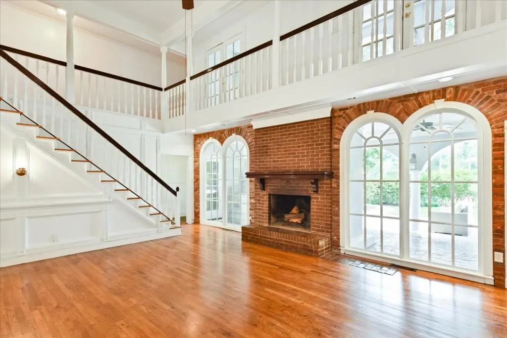 8970 Huntcliff Trace, Sandy Springs, Georgia 30350, 6 Bedrooms Bedrooms, ,6 BathroomsBathrooms,Residential,Sold,8970 Huntcliff Trace,6900649