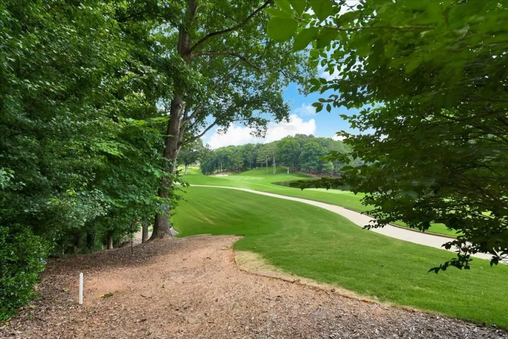 8970 Huntcliff Trace, Sandy Springs, Georgia 30350, 6 Bedrooms Bedrooms, ,6 BathroomsBathrooms,Residential,Sold,8970 Huntcliff Trace,6900649