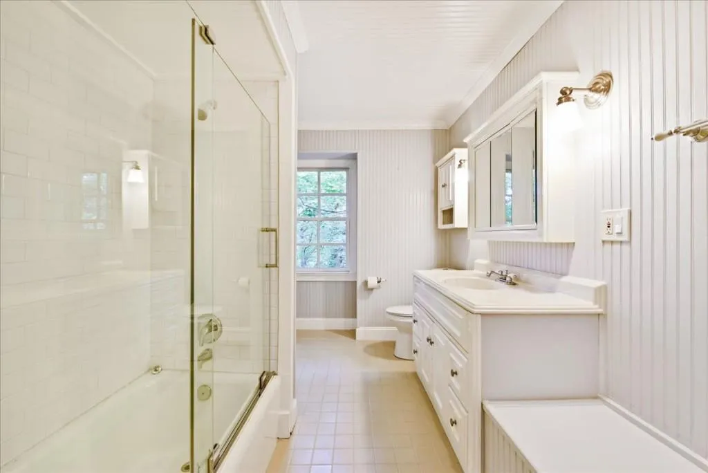 8970 Huntcliff Trace, Sandy Springs, Georgia 30350, 6 Bedrooms Bedrooms, ,6 BathroomsBathrooms,Residential,Sold,8970 Huntcliff Trace,6900649