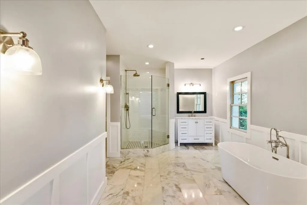 8970 Huntcliff Trace, Sandy Springs, Georgia 30350, 6 Bedrooms Bedrooms, ,6 BathroomsBathrooms,Residential,Sold,8970 Huntcliff Trace,6900649