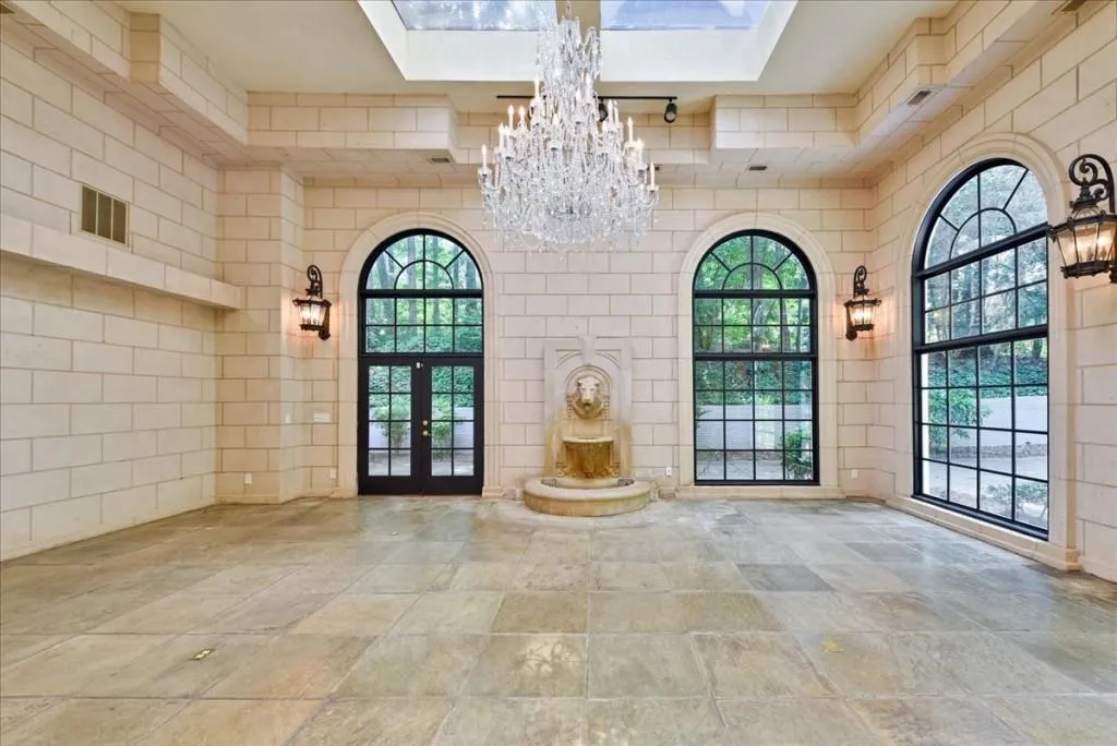 8970 Huntcliff Trace, Sandy Springs, Georgia 30350, 6 Bedrooms Bedrooms, ,6 BathroomsBathrooms,Residential,Sold,8970 Huntcliff Trace,6900649