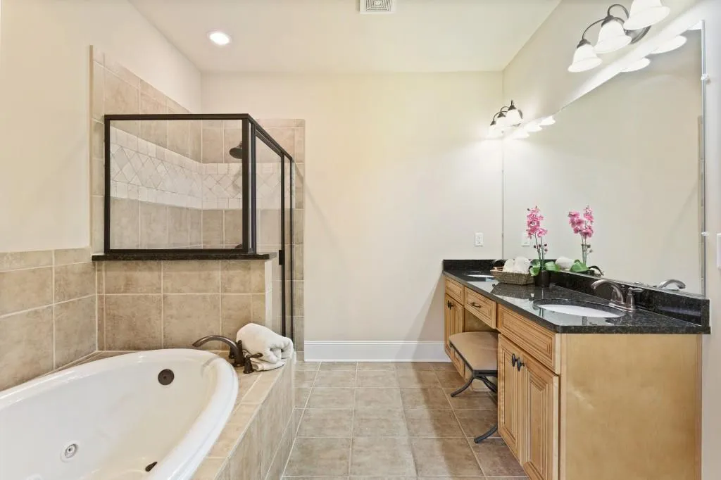 7880 Glisten Avenue, Sandy Springs, Georgia 30328, 3 Bedrooms Bedrooms, ,2 BathroomsBathrooms,Residential,Sold,7880 Glisten Avenue,6936076