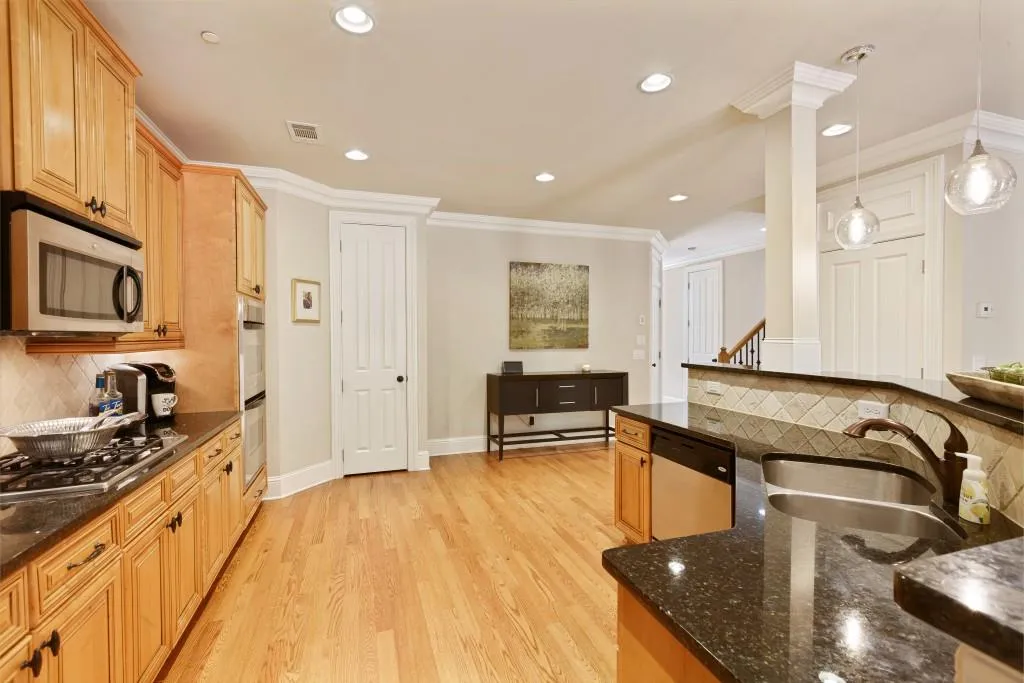 7880 Glisten Avenue, Sandy Springs, Georgia 30328, 3 Bedrooms Bedrooms, ,2 BathroomsBathrooms,Residential,Sold,7880 Glisten Avenue,6936076