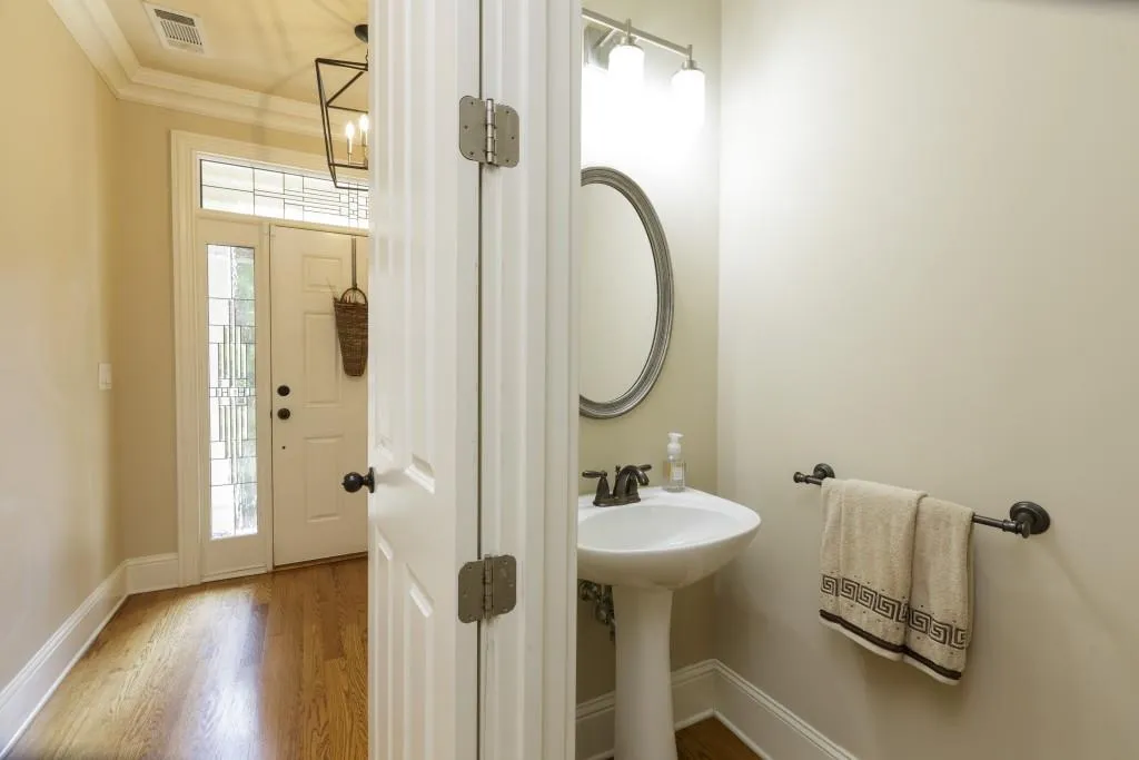 7880 Glisten Avenue, Sandy Springs, Georgia 30328, 3 Bedrooms Bedrooms, ,2 BathroomsBathrooms,Residential,Sold,7880 Glisten Avenue,6936076