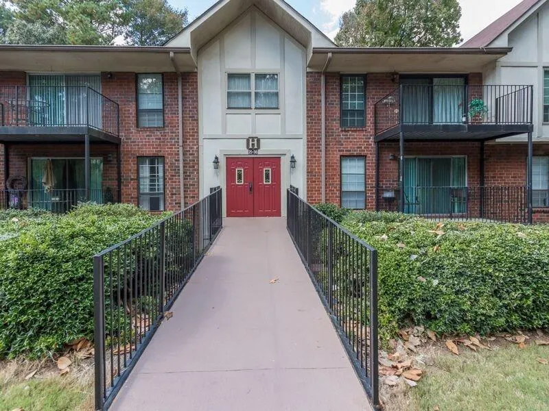 6851 Roswell Road Ne Unit H36, Atlanta, Georgia 30328, 2 Bedrooms Bedrooms, ,2 BathroomsBathrooms,Residential,Sold,6851 Roswell Road Ne Unit H36,5610306