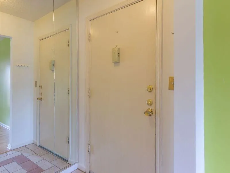6851 Roswell Road Ne Unit H36, Atlanta, Georgia 30328, 2 Bedrooms Bedrooms, ,2 BathroomsBathrooms,Residential,Sold,6851 Roswell Road Ne Unit H36,5610306