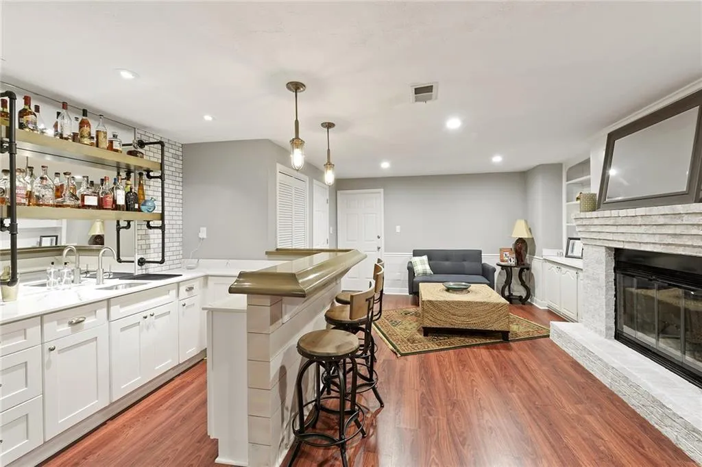 10 Serendipity Way, Sandy Springs, Georgia 30350, 4 Bedrooms Bedrooms, ,4 BathroomsBathrooms,Residential,Sold,10 Serendipity Way,6681879