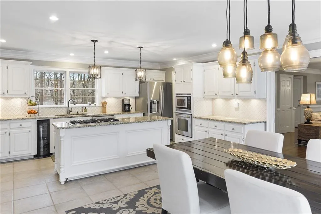 10 Serendipity Way, Sandy Springs, Georgia 30350, 4 Bedrooms Bedrooms, ,4 BathroomsBathrooms,Residential,Sold,10 Serendipity Way,6681879