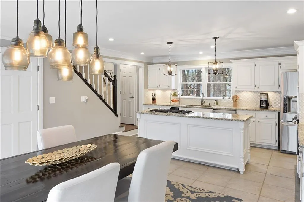 10 Serendipity Way, Sandy Springs, Georgia 30350, 4 Bedrooms Bedrooms, ,4 BathroomsBathrooms,Residential,Sold,10 Serendipity Way,6681879