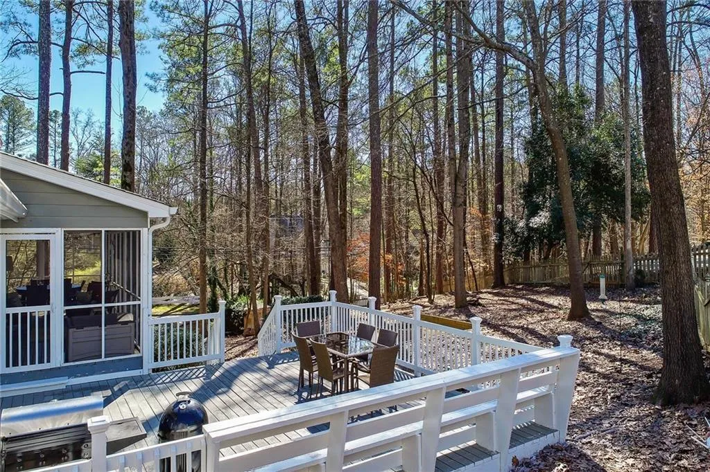 10 Serendipity Way, Sandy Springs, Georgia 30350, 4 Bedrooms Bedrooms, ,4 BathroomsBathrooms,Residential,Sold,10 Serendipity Way,6681879