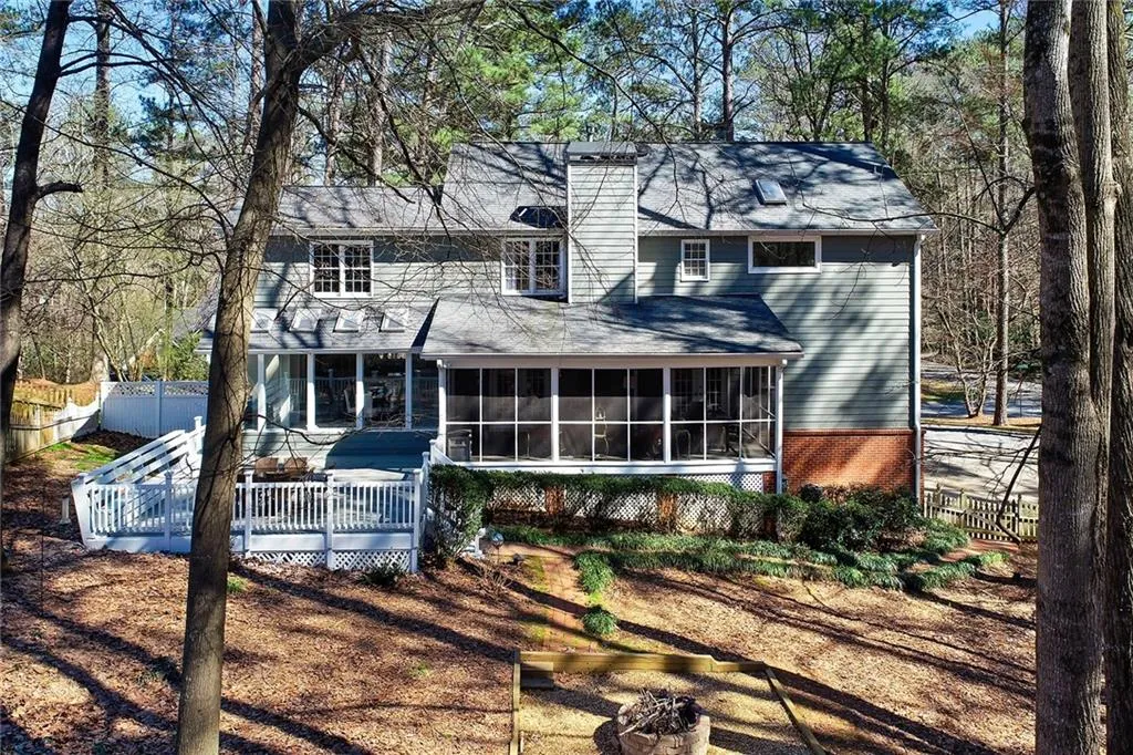 10 Serendipity Way, Sandy Springs, Georgia 30350, 4 Bedrooms Bedrooms, ,4 BathroomsBathrooms,Residential,Sold,10 Serendipity Way,6681879