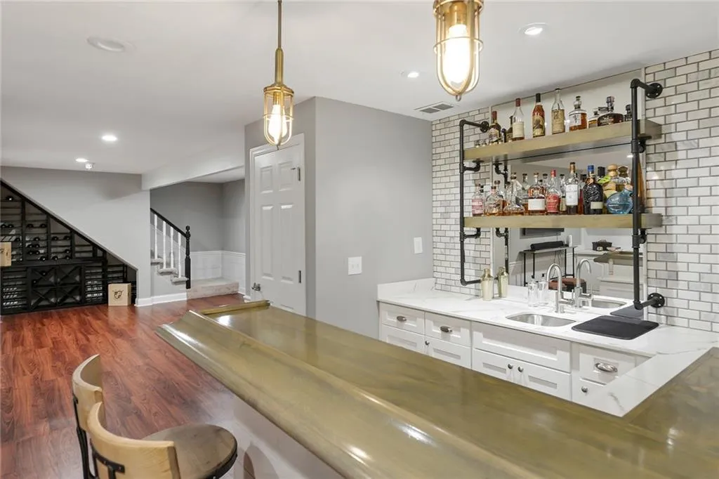 10 Serendipity Way, Sandy Springs, Georgia 30350, 4 Bedrooms Bedrooms, ,4 BathroomsBathrooms,Residential,Sold,10 Serendipity Way,6681879