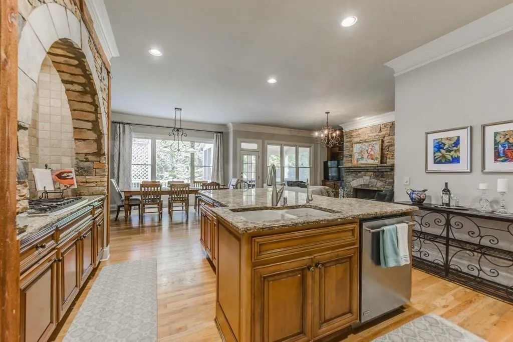7878 Stratford Lane, Atlanta, Georgia 30350, 6 Bedrooms Bedrooms, ,5 BathroomsBathrooms,Residential,Sold,7878 Stratford Lane,6562374