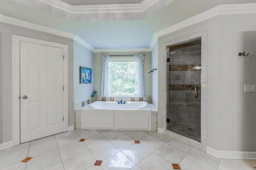7878 Stratford Lane, Atlanta, Georgia 30350, 6 Bedrooms Bedrooms, ,5 BathroomsBathrooms,Residential,Sold,7878 Stratford Lane,6562374
