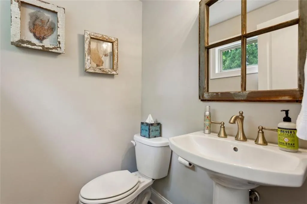 4355 Parkside Place, Sandy Springs, Georgia 30342, 3 Bedrooms Bedrooms, ,3 BathroomsBathrooms,Residential,For Sale,4355 Parkside Place,7584562