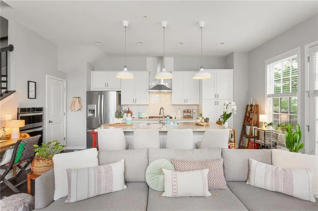 6432 Canopy Drive, Atlanta, Georgia 30328, 1 Bedroom Bedrooms, ,1 BathroomBathrooms,Residential,For Sale,6432 Canopy Drive,7616477