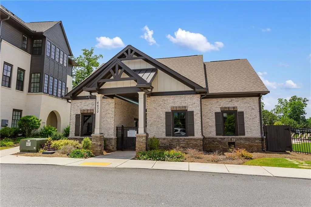 6432 Canopy Drive, Atlanta, Georgia 30328, 1 Bedroom Bedrooms, ,1 BathroomBathrooms,Residential,For Sale,6432 Canopy Drive,7616477