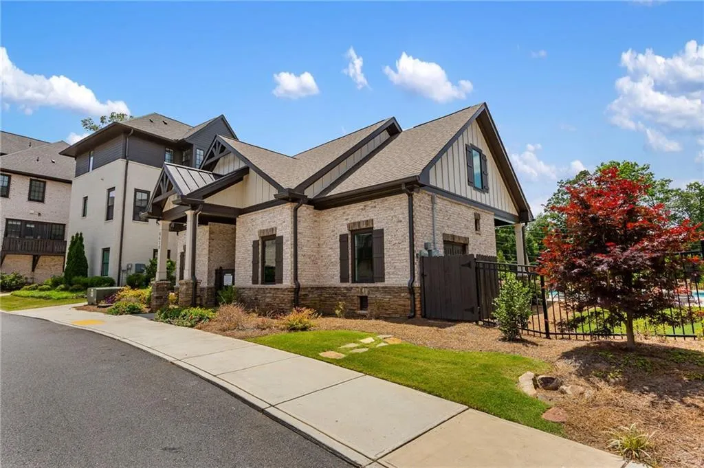 6432 Canopy Drive, Atlanta, Georgia 30328, 1 Bedroom Bedrooms, ,1 BathroomBathrooms,Residential,For Sale,6432 Canopy Drive,7616477
