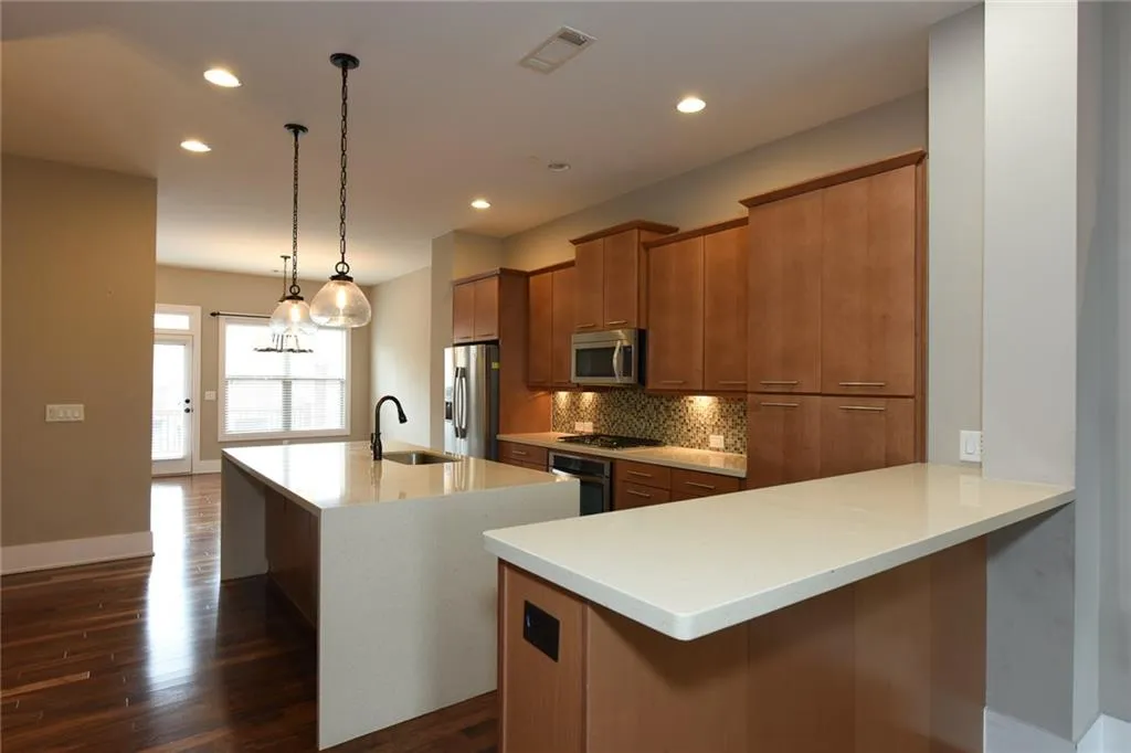 305 Alderwood Lane, Sandy Springs, Georgia 30328, 3 Bedrooms Bedrooms, ,3 BathroomsBathrooms,Residential,Sold,305 Alderwood Lane,6061504