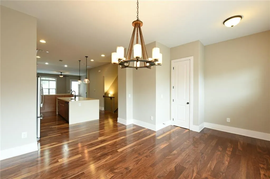 305 Alderwood Lane, Sandy Springs, Georgia 30328, 3 Bedrooms Bedrooms, ,3 BathroomsBathrooms,Residential,Sold,305 Alderwood Lane,6061504