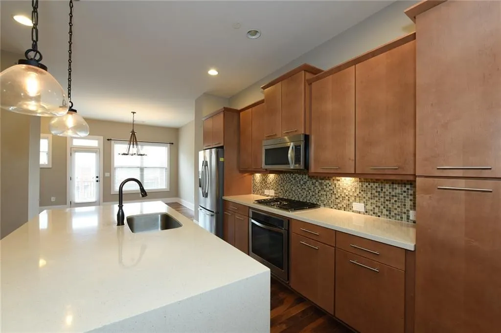 305 Alderwood Lane, Sandy Springs, Georgia 30328, 3 Bedrooms Bedrooms, ,3 BathroomsBathrooms,Residential,Sold,305 Alderwood Lane,6061504