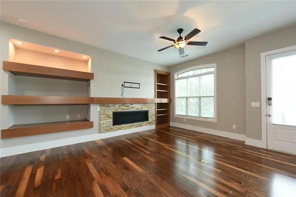 305 Alderwood Lane, Sandy Springs, Georgia 30328, 3 Bedrooms Bedrooms, ,3 BathroomsBathrooms,Residential,Sold,305 Alderwood Lane,6061504