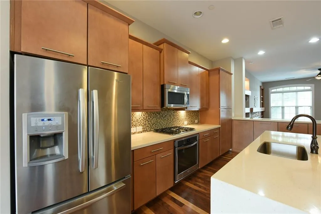 305 Alderwood Lane, Sandy Springs, Georgia 30328, 3 Bedrooms Bedrooms, ,3 BathroomsBathrooms,Residential,Sold,305 Alderwood Lane,6061504
