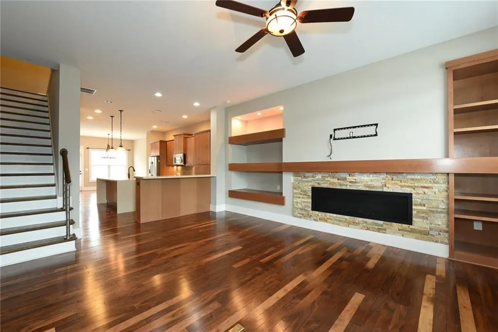 305 Alderwood Lane, Sandy Springs, Georgia 30328, 3 Bedrooms Bedrooms, ,3 BathroomsBathrooms,Residential,Sold,305 Alderwood Lane,6061504