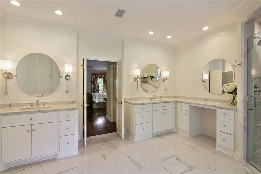 5405 Vernon Walk, Atlanta, Georgia 30327, 5 Bedrooms Bedrooms, ,3 BathroomsBathrooms,Residential,Sold,5405 Vernon Walk,6538058