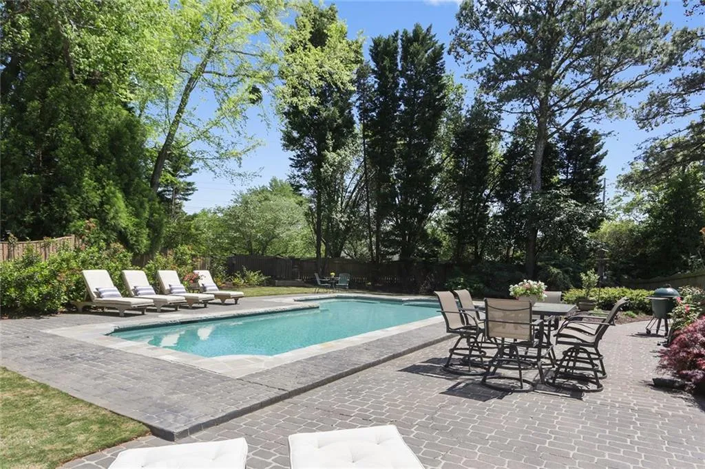 5405 Vernon Walk, Atlanta, Georgia 30327, 5 Bedrooms Bedrooms, ,3 BathroomsBathrooms,Residential,Sold,5405 Vernon Walk,6538058