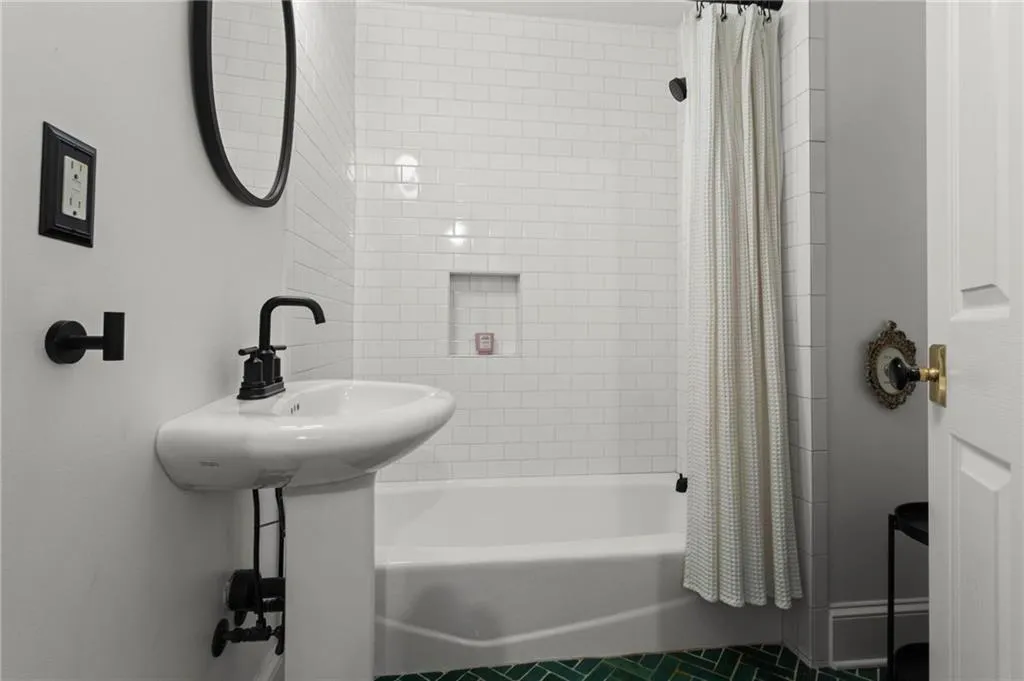 1788 Moores Mill Road Nw, Atlanta, Georgia 30318, 3 Bedrooms Bedrooms, ,2 BathroomsBathrooms,Residential,For Sale,1788 Moores Mill Road Nw,7667120