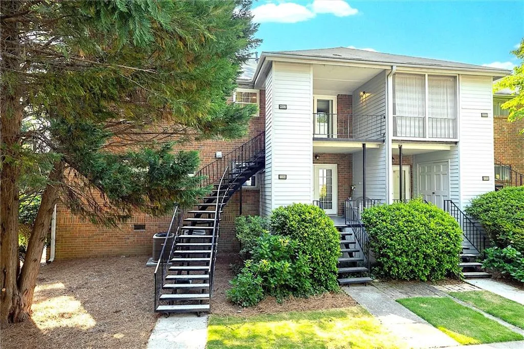 6700 Roswell Road Unit 28h, Sandy Springs, Georgia 30328, 2 Bedrooms Bedrooms, ,2 BathroomsBathrooms,Residential,Sold,6700 Roswell Road Unit 28h,7052768