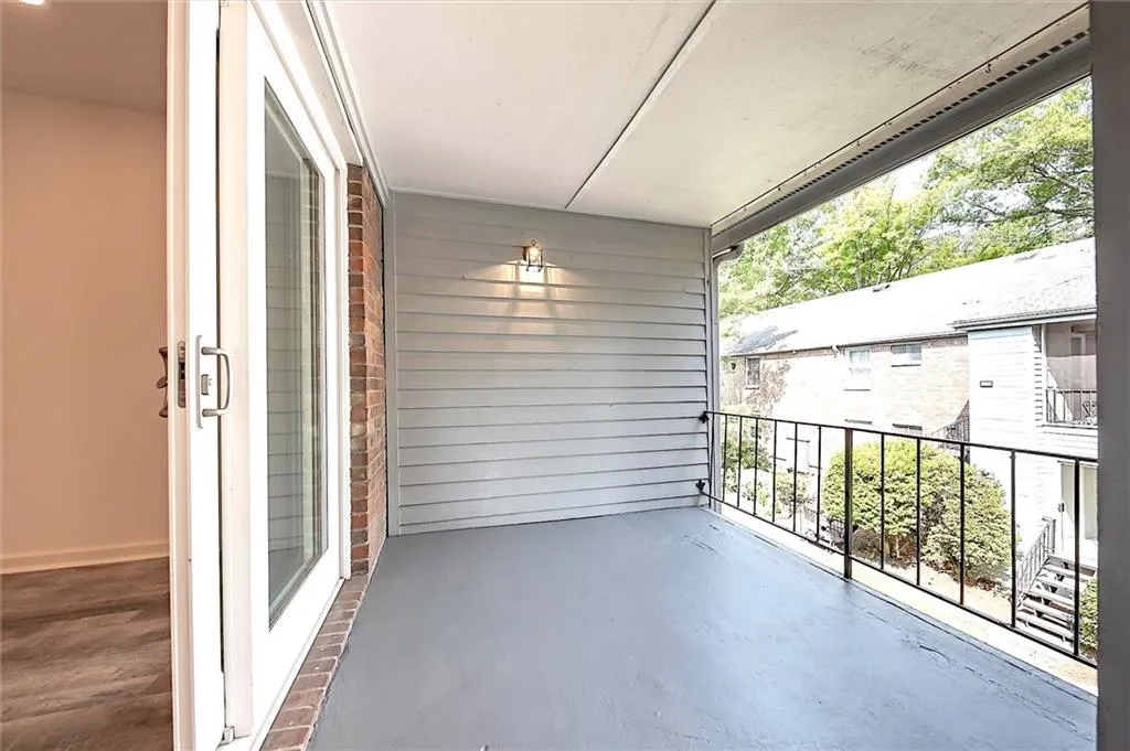 6700 Roswell Road Unit 28h, Sandy Springs, Georgia 30328, 2 Bedrooms Bedrooms, ,2 BathroomsBathrooms,Residential,Sold,6700 Roswell Road Unit 28h,7052768