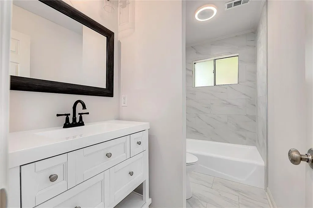 6700 Roswell Road Unit 28h, Sandy Springs, Georgia 30328, 2 Bedrooms Bedrooms, ,2 BathroomsBathrooms,Residential,Sold,6700 Roswell Road Unit 28h,7052768