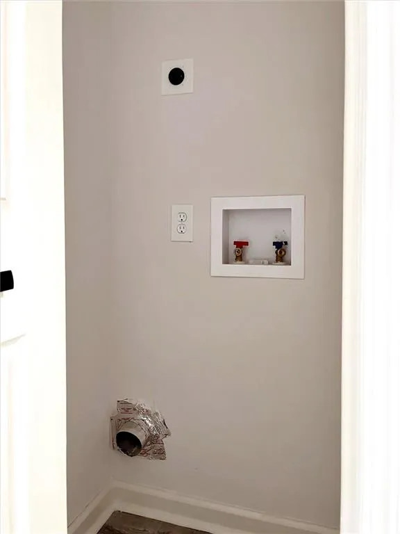 6700 Roswell Road Unit 28h, Sandy Springs, Georgia 30328, 2 Bedrooms Bedrooms, ,2 BathroomsBathrooms,Residential,Sold,6700 Roswell Road Unit 28h,7052768