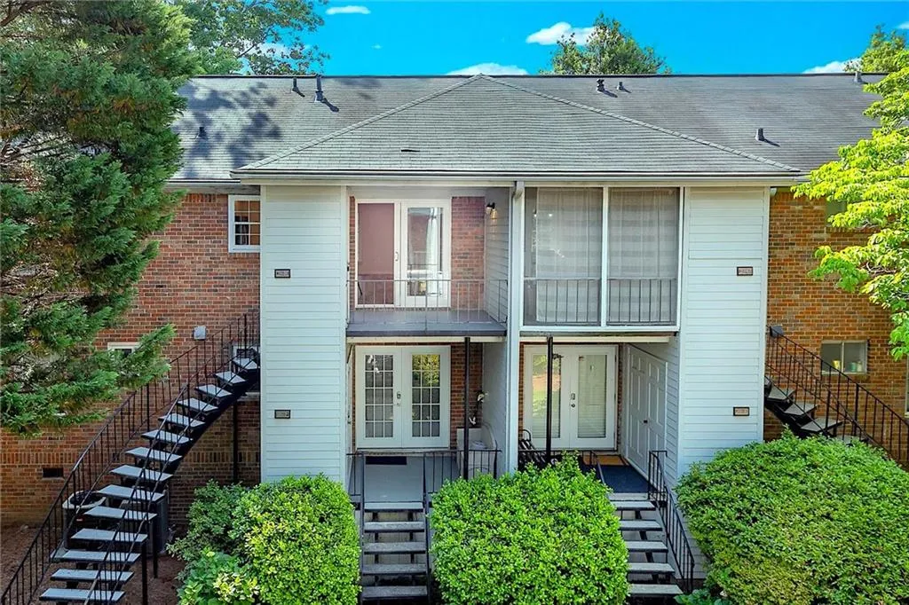 6700 Roswell Road Unit 28h, Sandy Springs, Georgia 30328, 2 Bedrooms Bedrooms, ,2 BathroomsBathrooms,Residential,Sold,6700 Roswell Road Unit 28h,7052768
