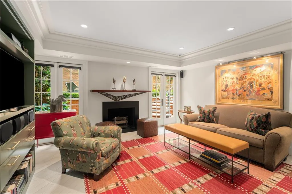 Atlanta, Georgia 30305, 4 Bedrooms Bedrooms, ,3 BathroomsBathrooms,Residential,For Sale,7585097