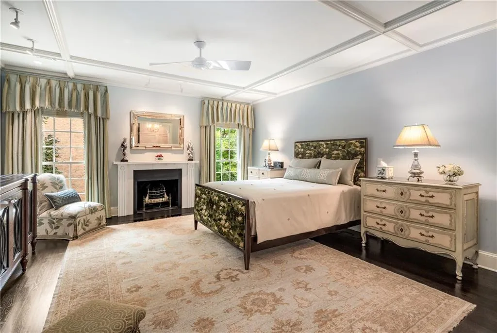 Atlanta, Georgia 30305, 4 Bedrooms Bedrooms, ,3 BathroomsBathrooms,Residential,For Sale,7585097
