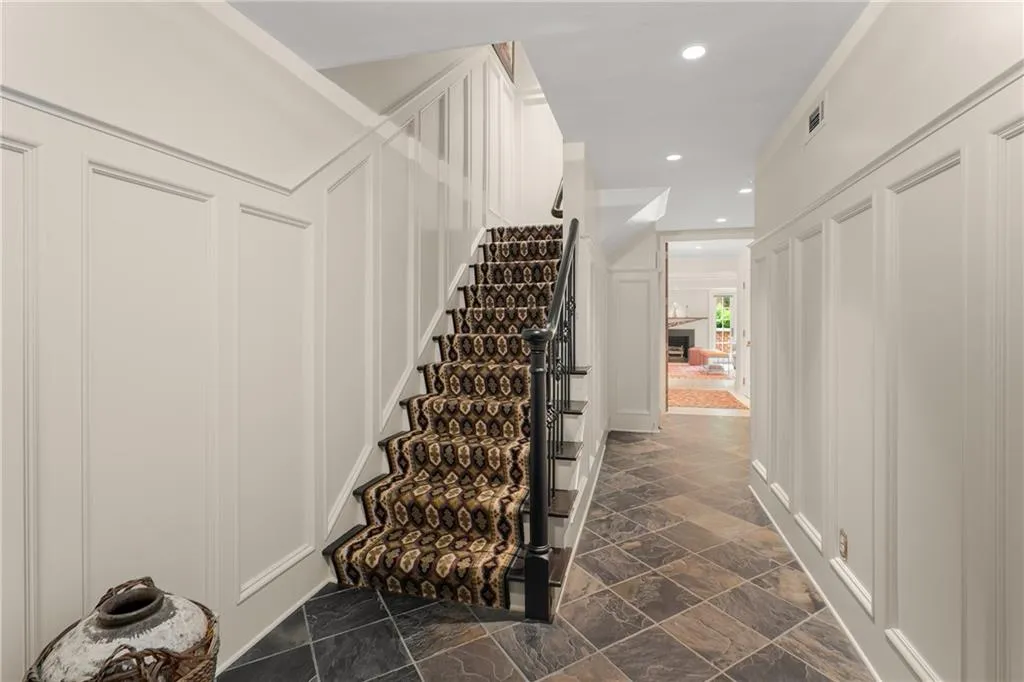Atlanta, Georgia 30305, 4 Bedrooms Bedrooms, ,3 BathroomsBathrooms,Residential,For Sale,7585097