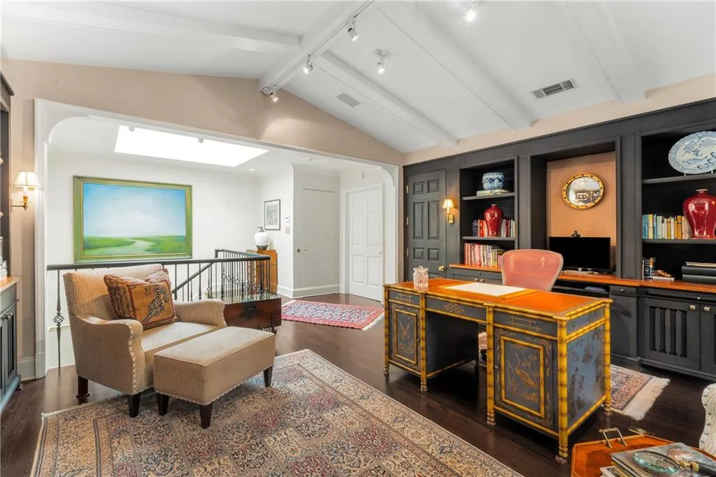 Atlanta, Georgia 30305, 4 Bedrooms Bedrooms, ,3 BathroomsBathrooms,Residential,For Sale,7585097